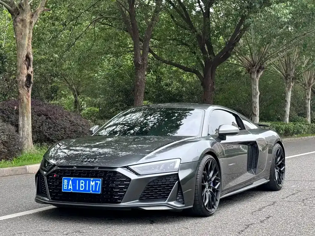 Audi R8 — фото 1