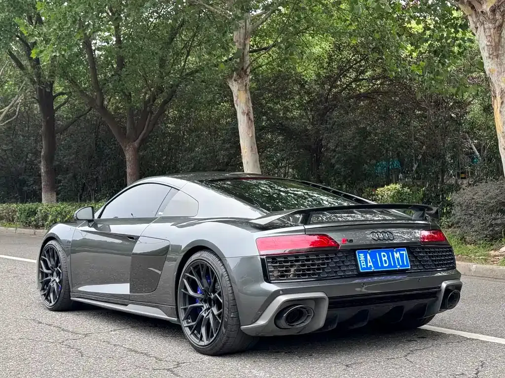 Audi R8 — фото 9