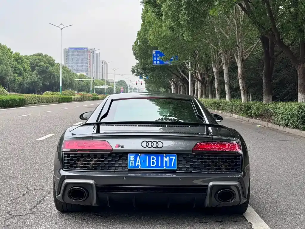 Audi R8 — фото 5