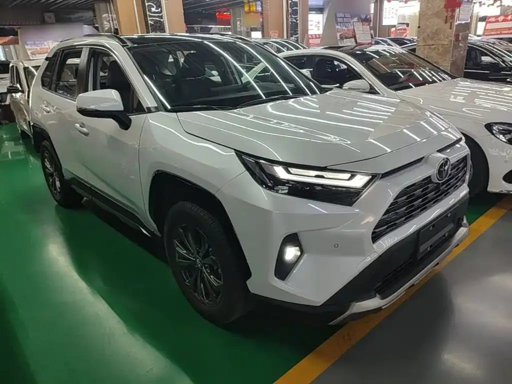 Toyota RAV4 — фото 9