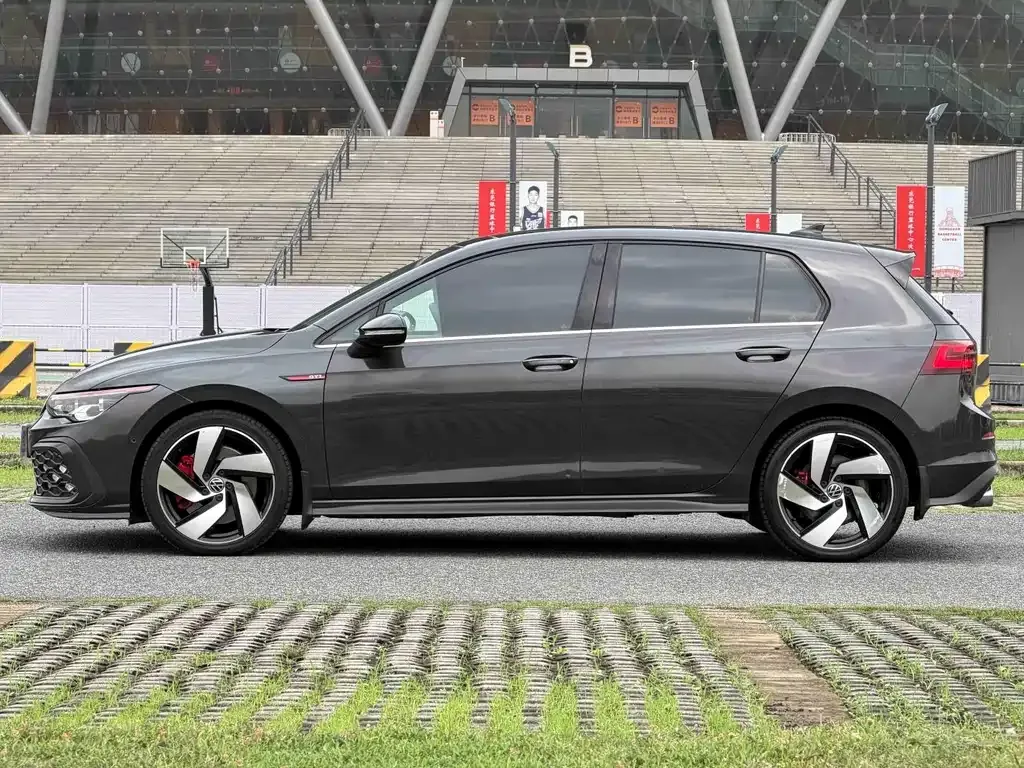 Volkswagen Golf GTI — фото 6