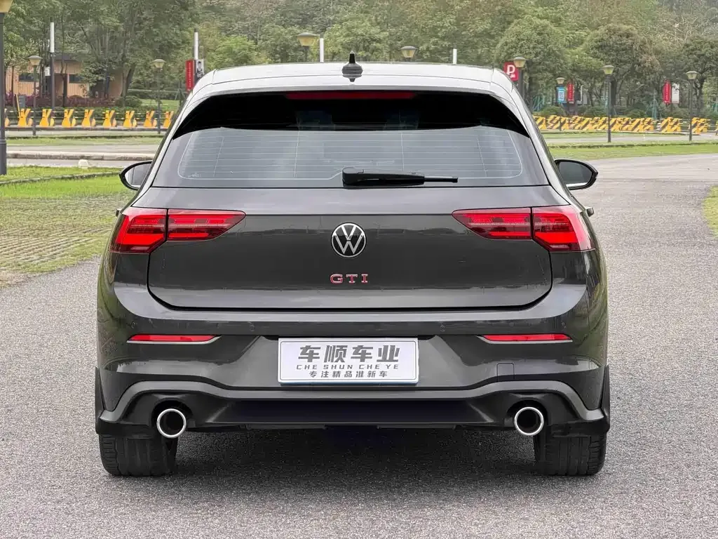 Volkswagen Golf GTI — фото 10