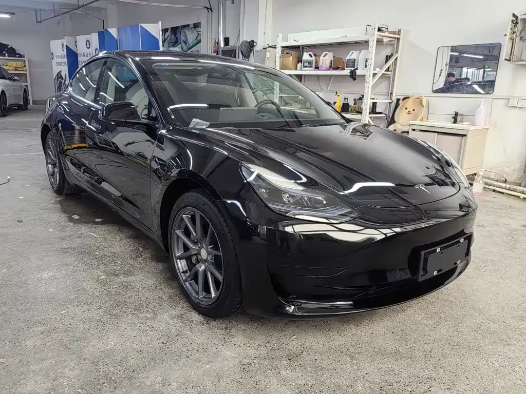 Tesla Model 3 — фото 7