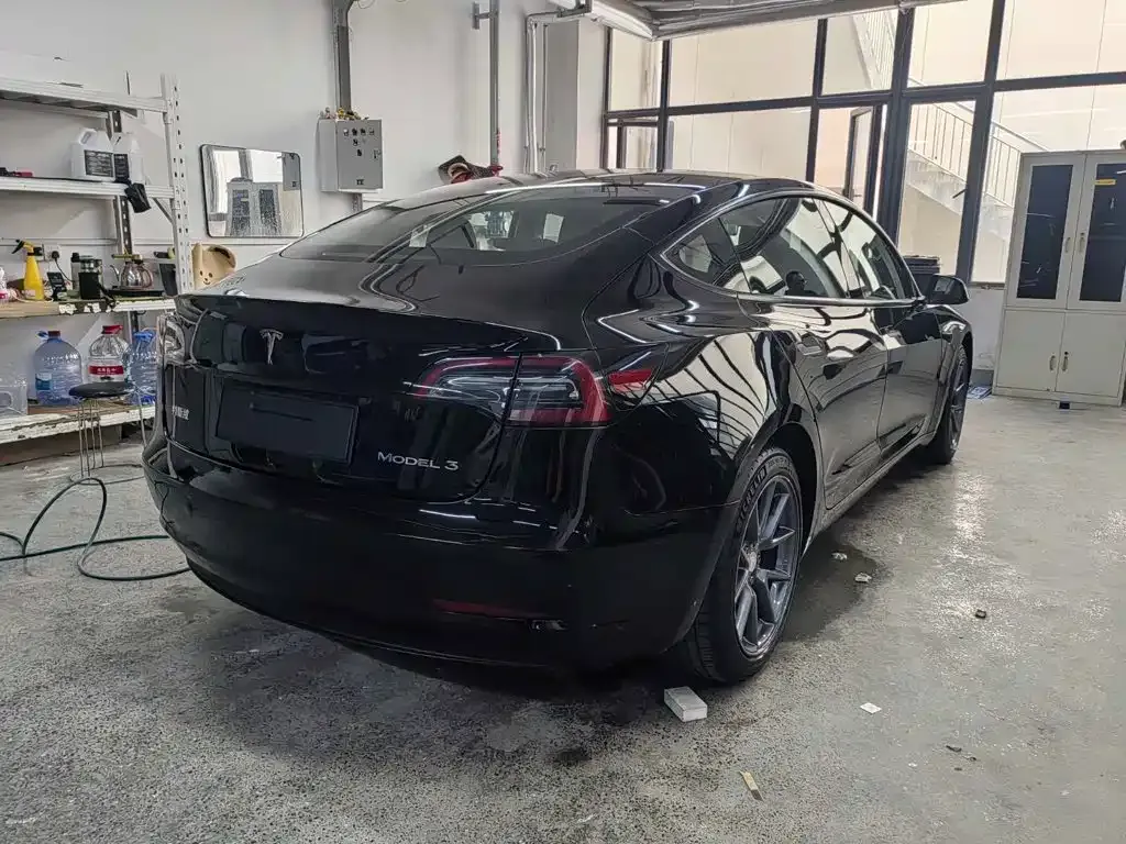 Tesla Model 3 — фото 6