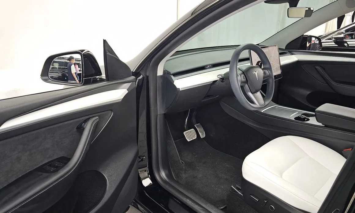 Tesla Model Y — фото 6