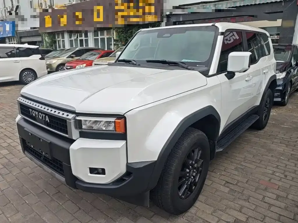 Toyota Prado — фото 1