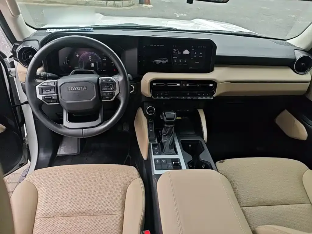 Toyota Prado — фото 4