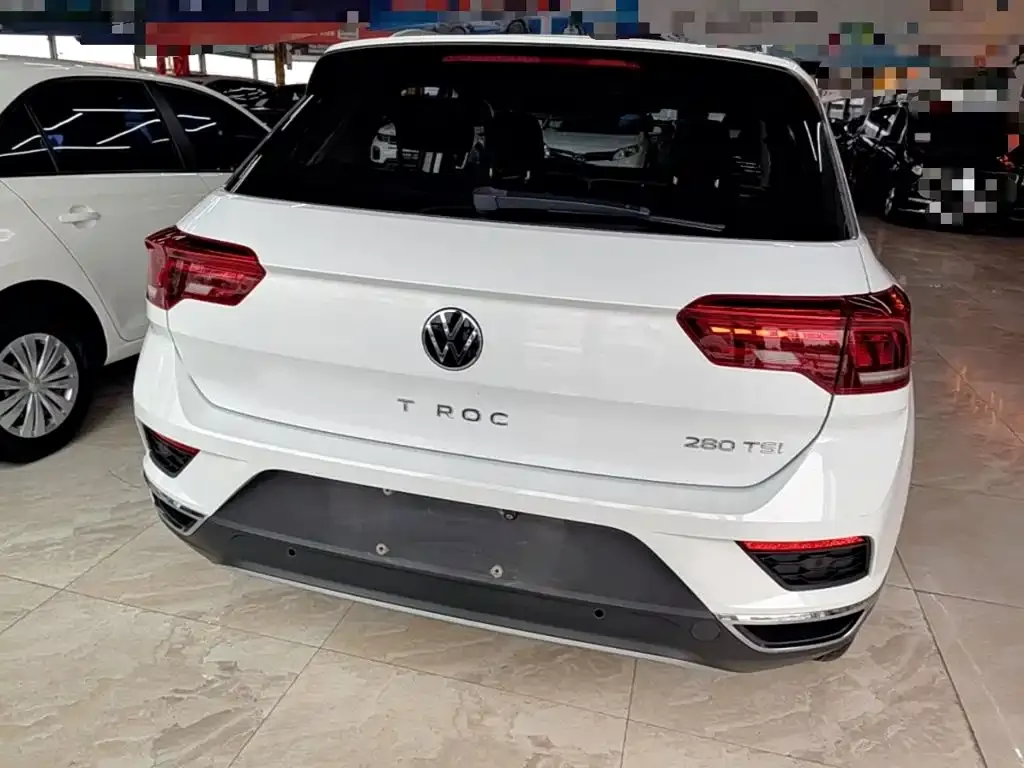 Volkswagen T-Roc — фото 10