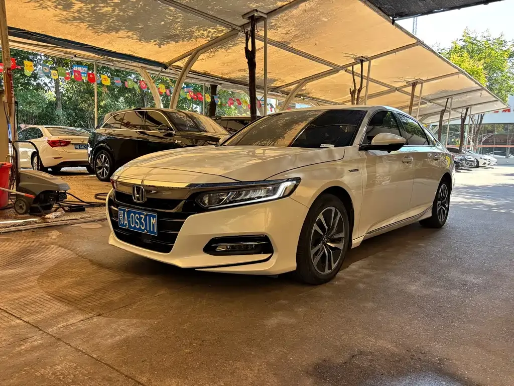 Honda Accord — фото 1