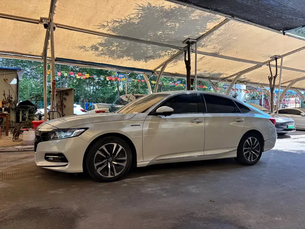 Honda Accord — фото 10
