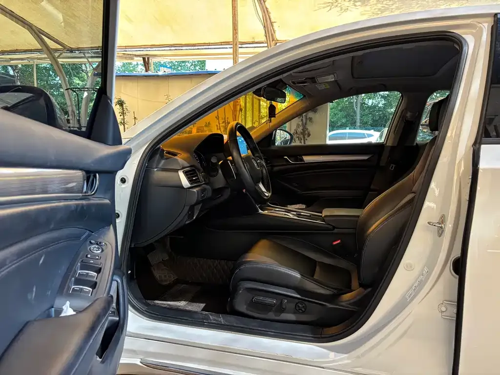 Honda Accord — фото 5