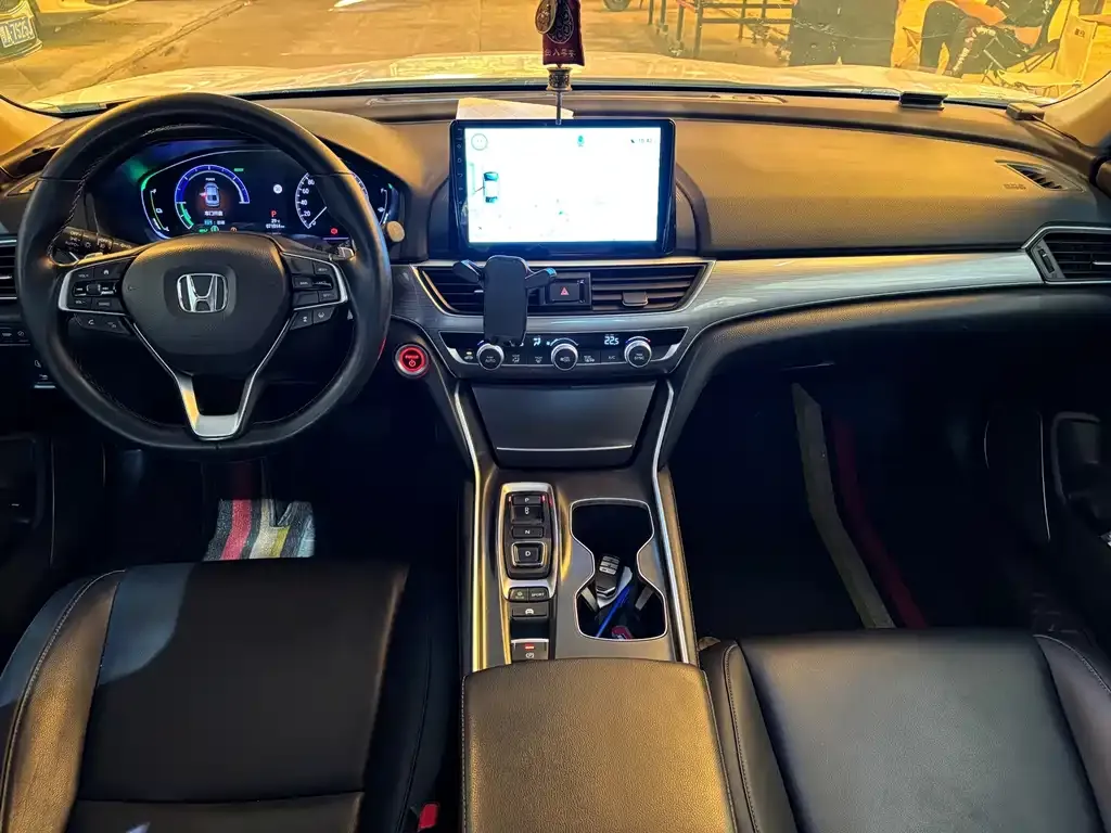 Honda Accord — фото 8