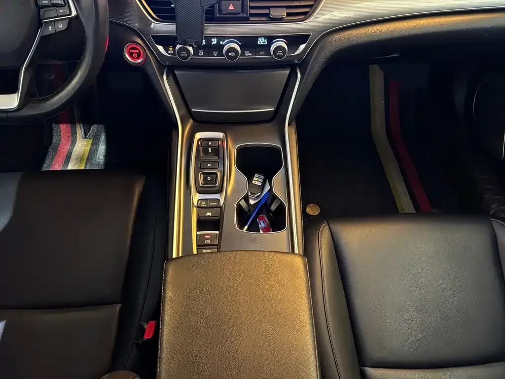 Honda Accord — фото 6