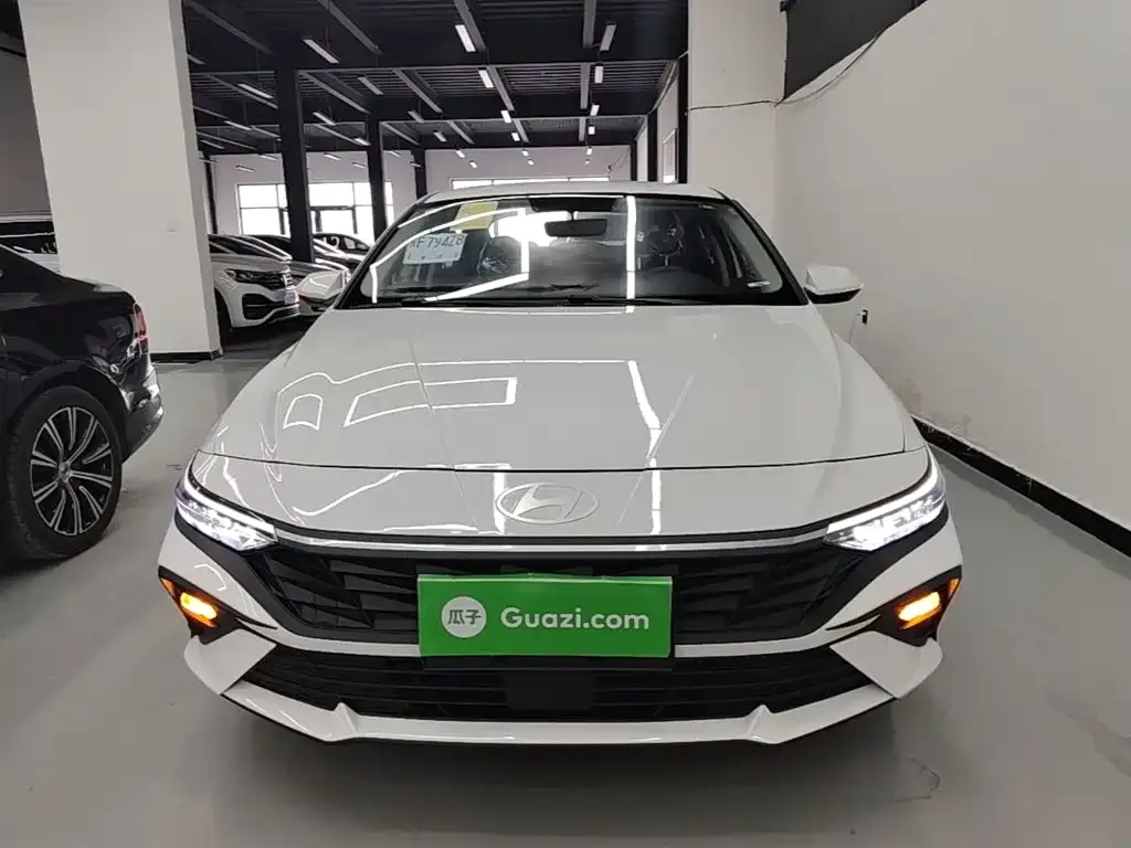 Hyundai Elantra — фото 4