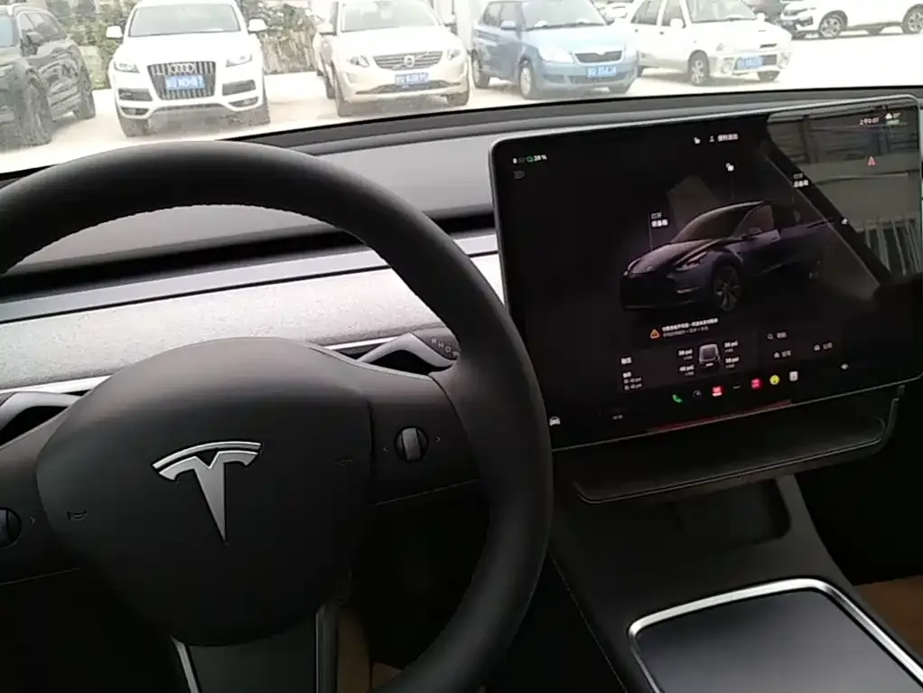 Tesla Model Y — фото 7