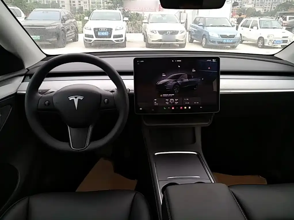 Tesla Model Y — фото 6
