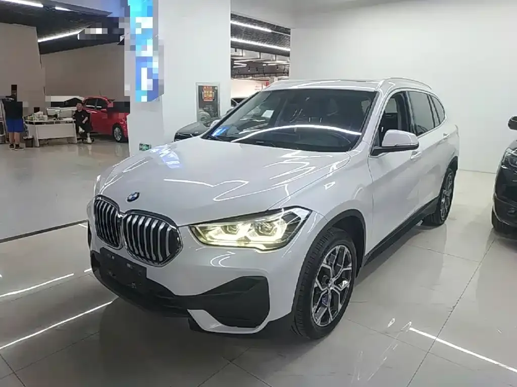 BMW X1 — фото 9