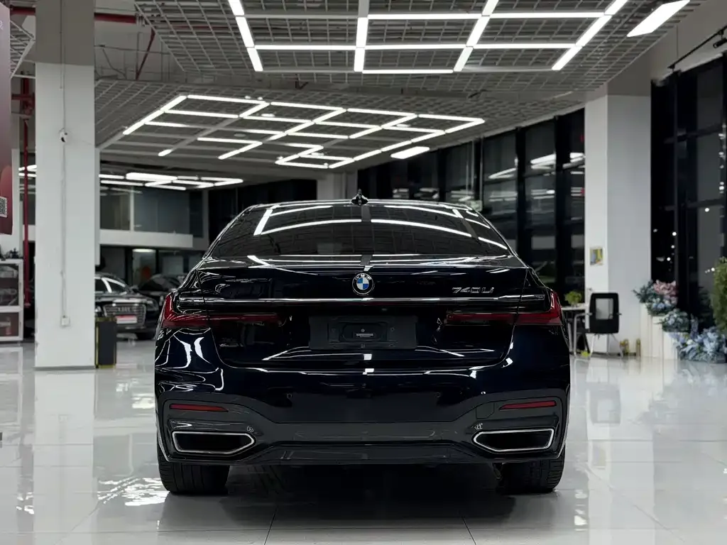 BMW 7 Series — фото 4