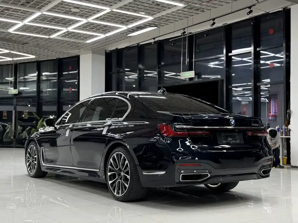 BMW 7 Series — фото 3