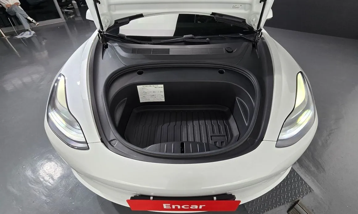 Tesla Model 3 — фото 10