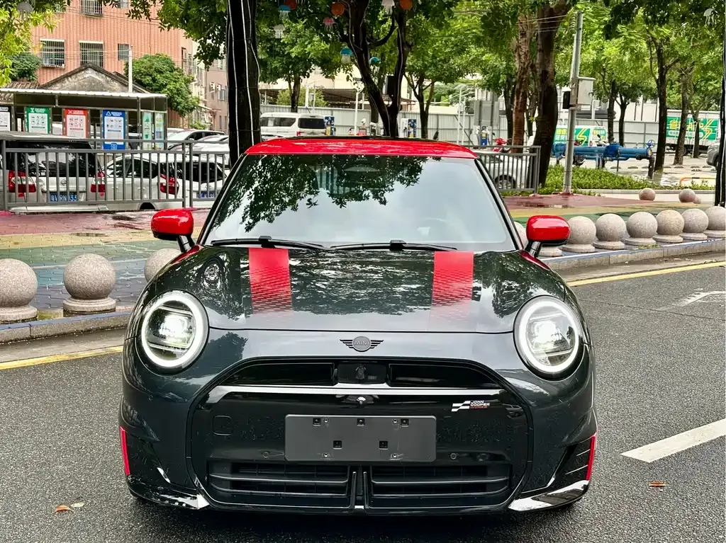 MINI MINI JCW EV — фото 9