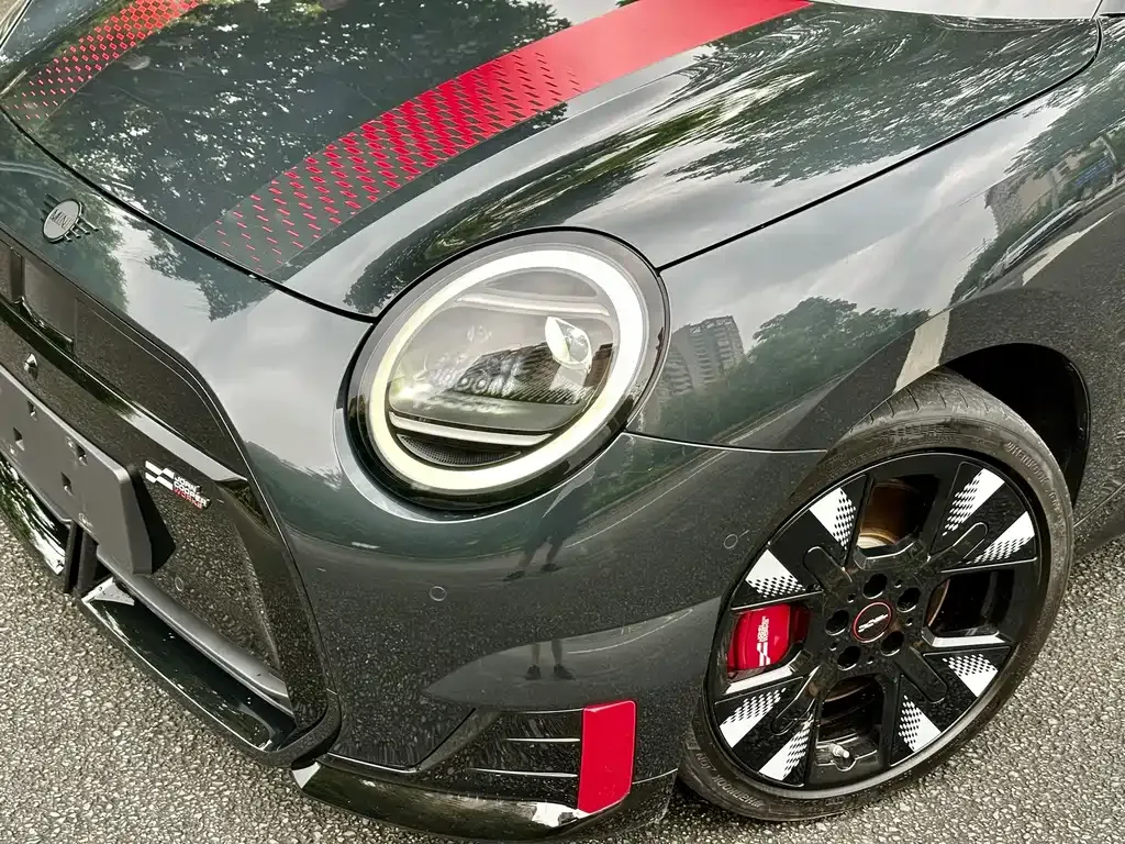MINI MINI JCW EV — фото 10