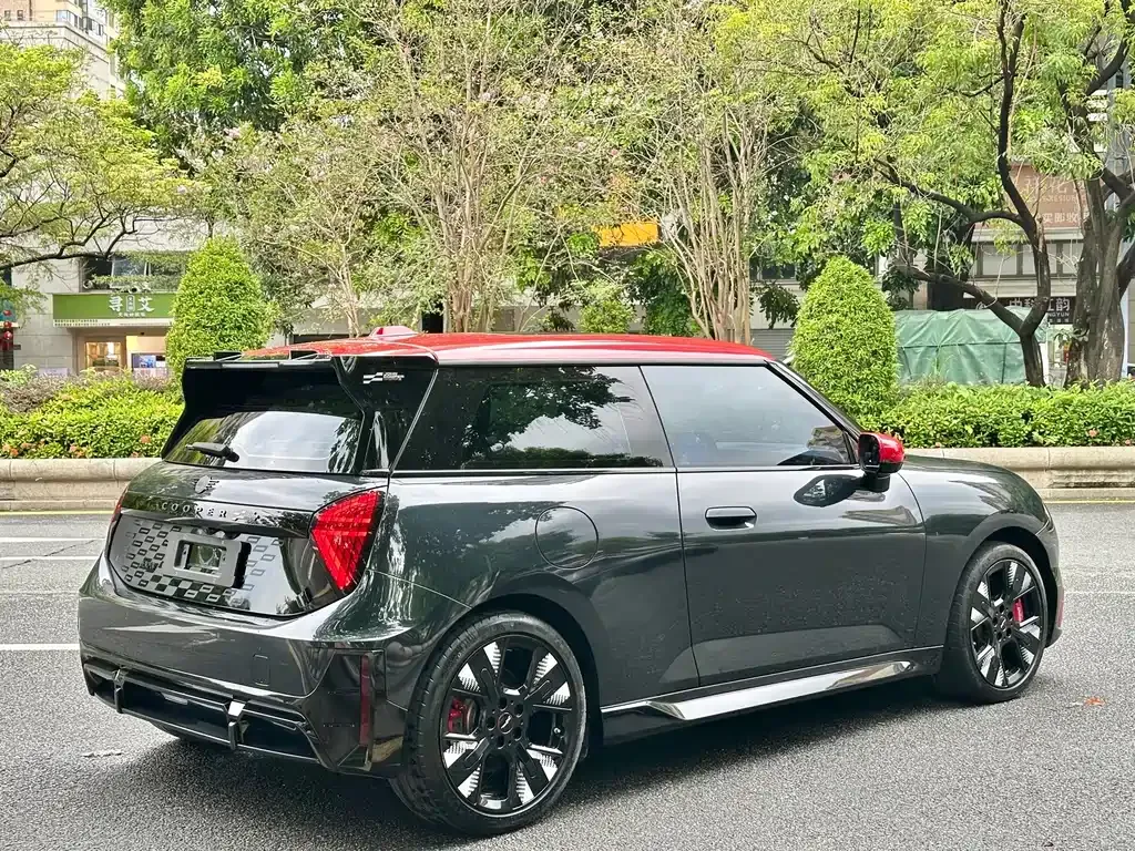 MINI MINI JCW EV — фото 4