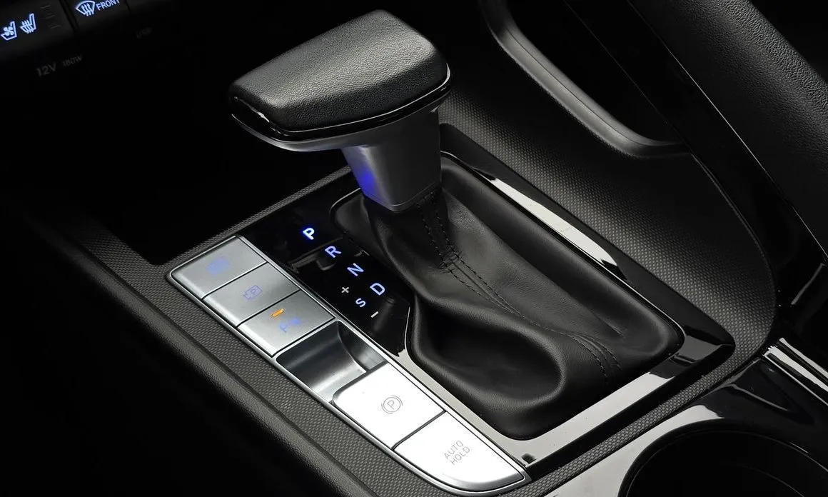 Hyundai AVANTE — фото 9
