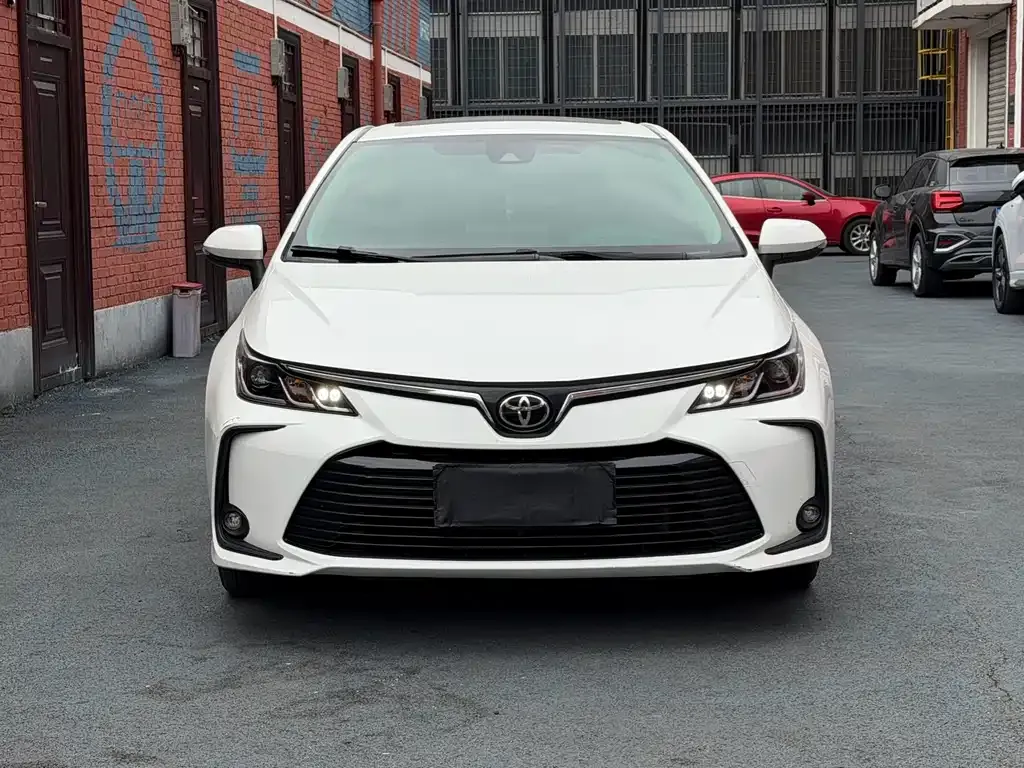 Toyota Corolla — фото 4