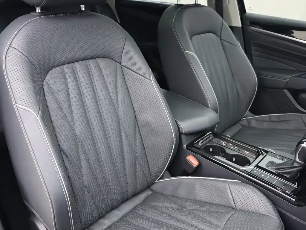 Volkswagen Passat — фото 9
