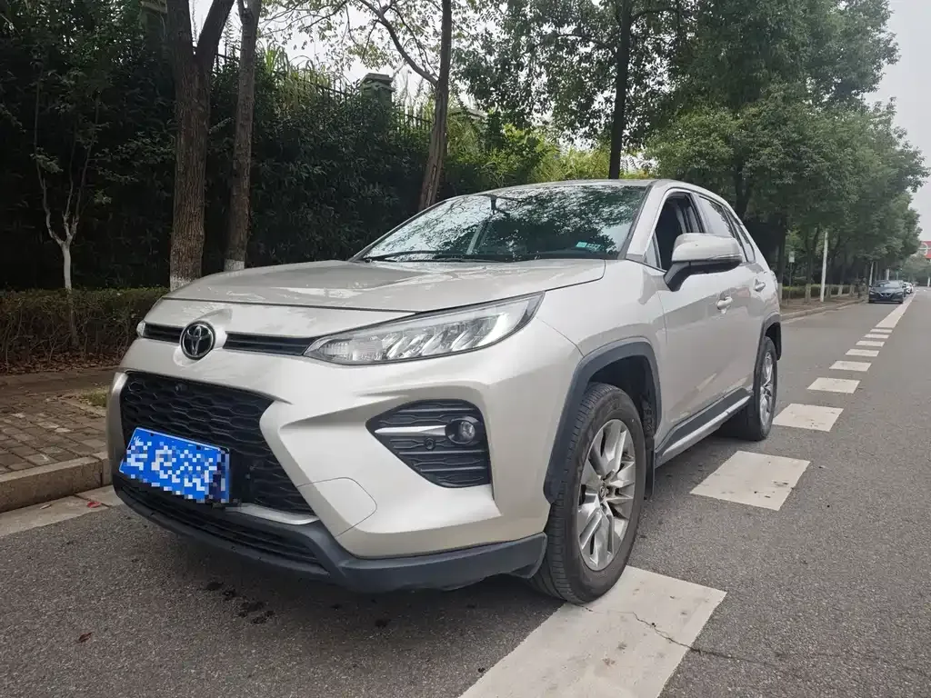 Toyota Wildlander — фото 1