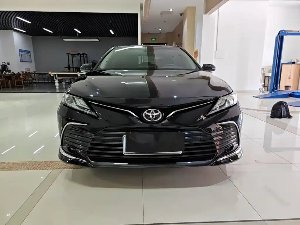 Toyota Camry — фото 6