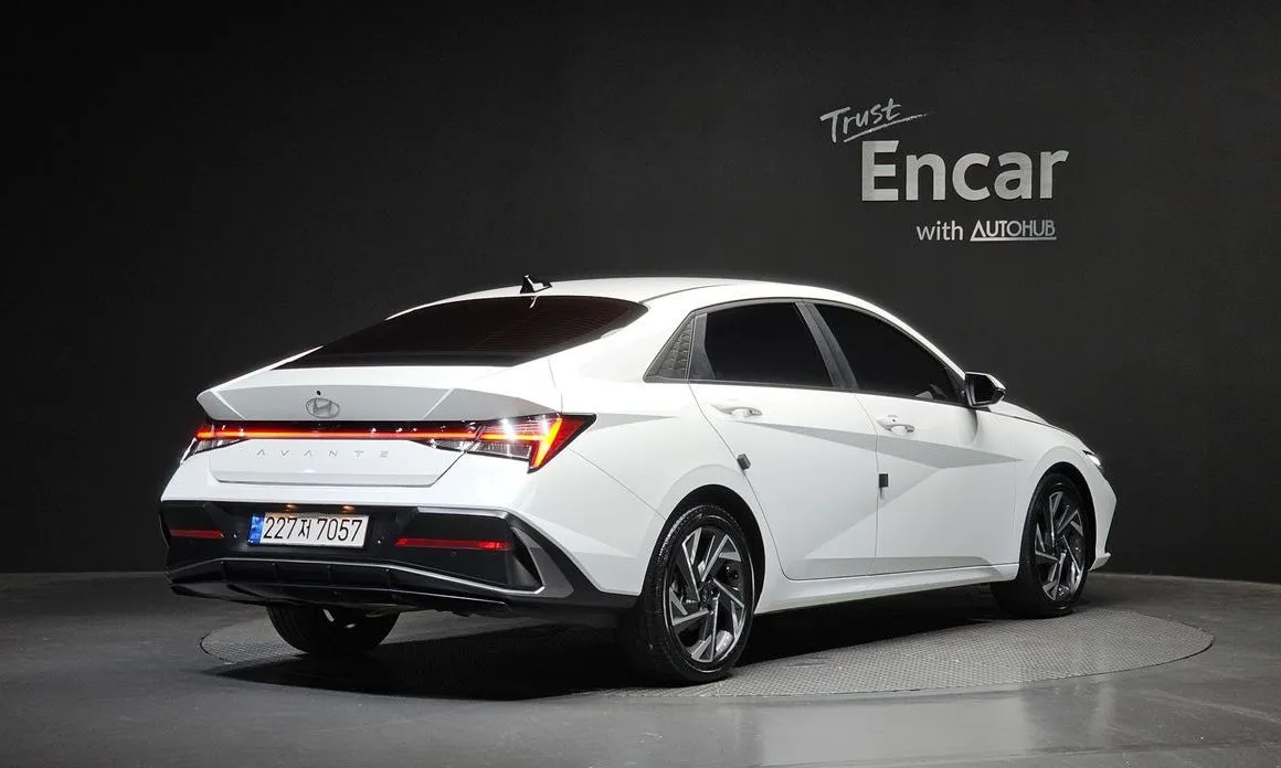 Hyundai AVANTE — фото 3