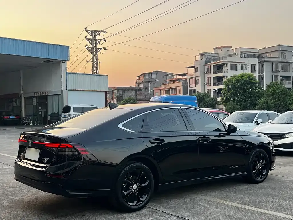 Honda Accord — фото 3
