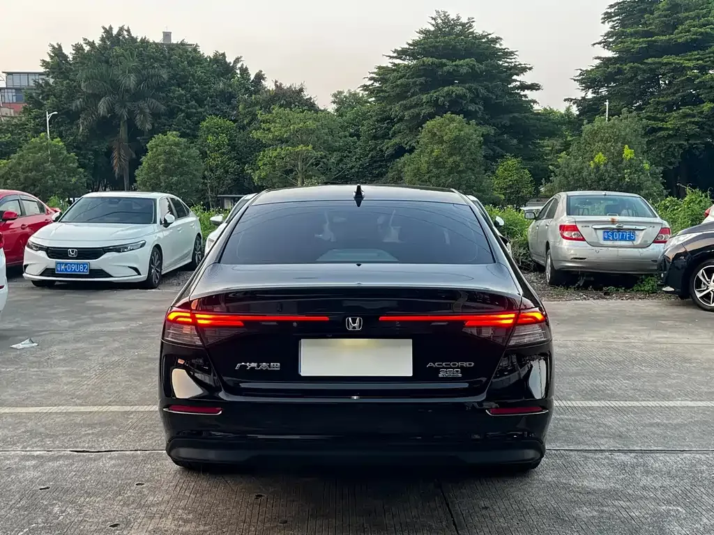Honda Accord — фото 4