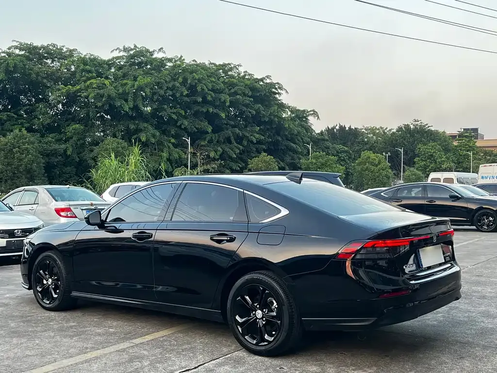 Honda Accord — фото 6