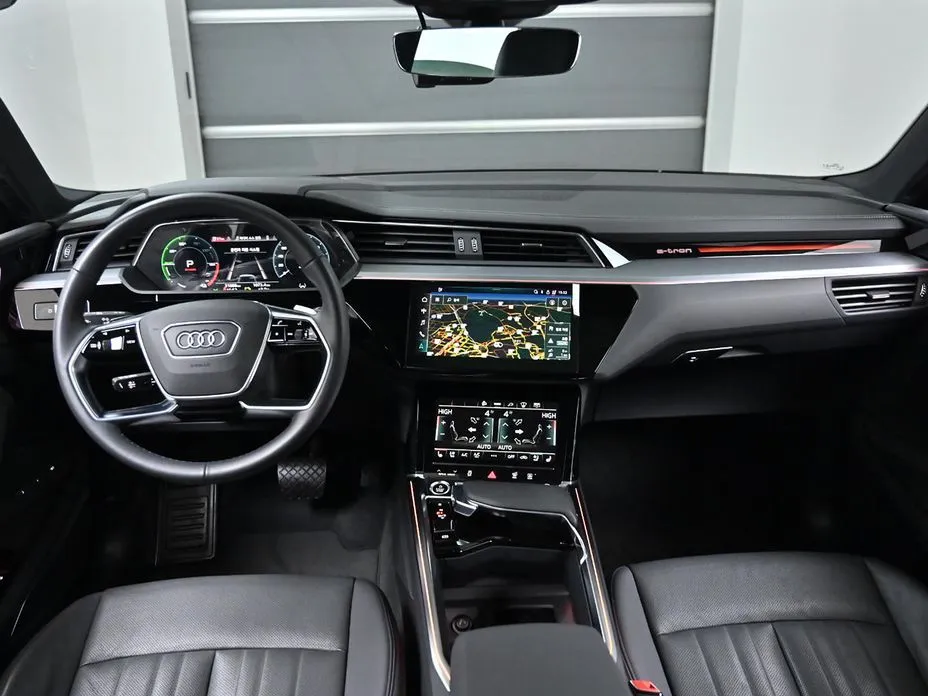 Audi e-tron — фото 6