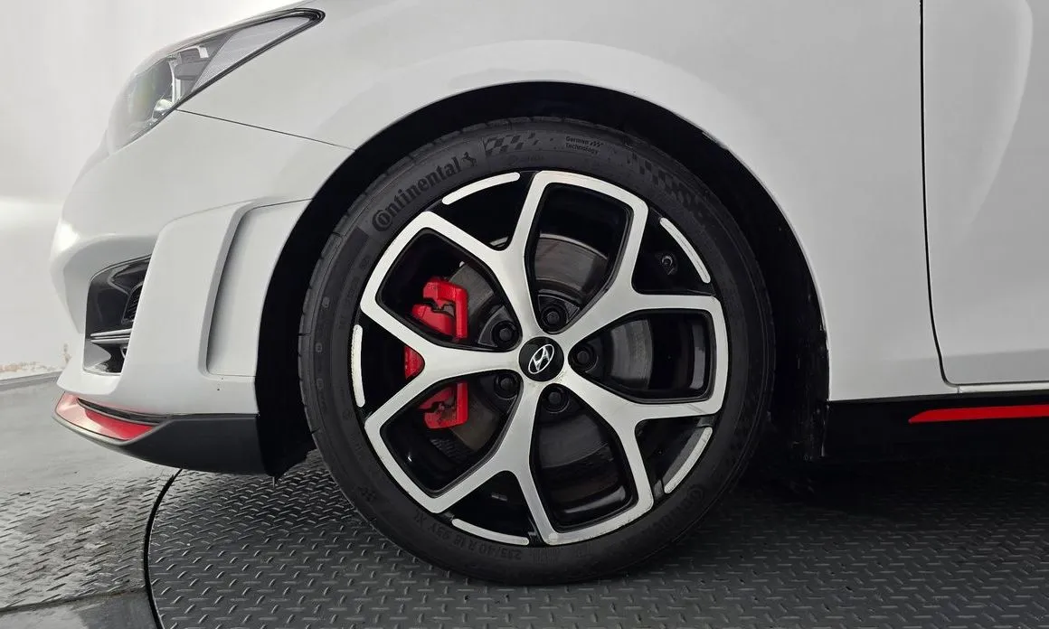 Hyundai Veloster — фото 9