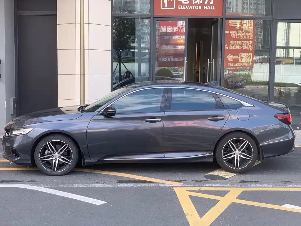 Honda Accord — фото 7