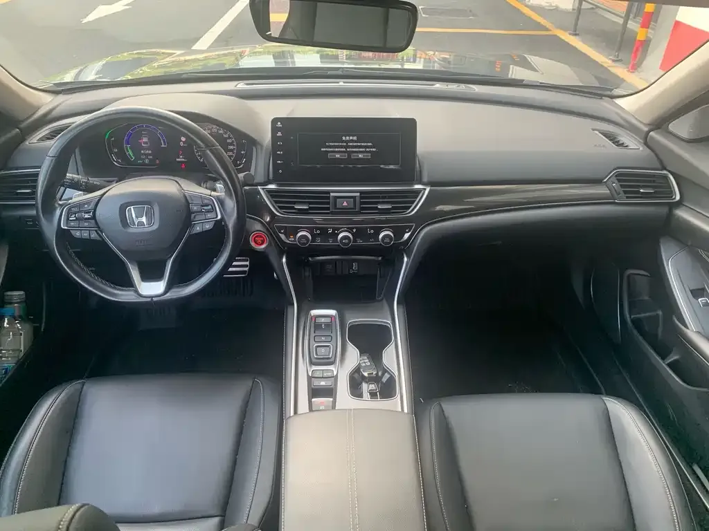 Honda Accord — фото 8