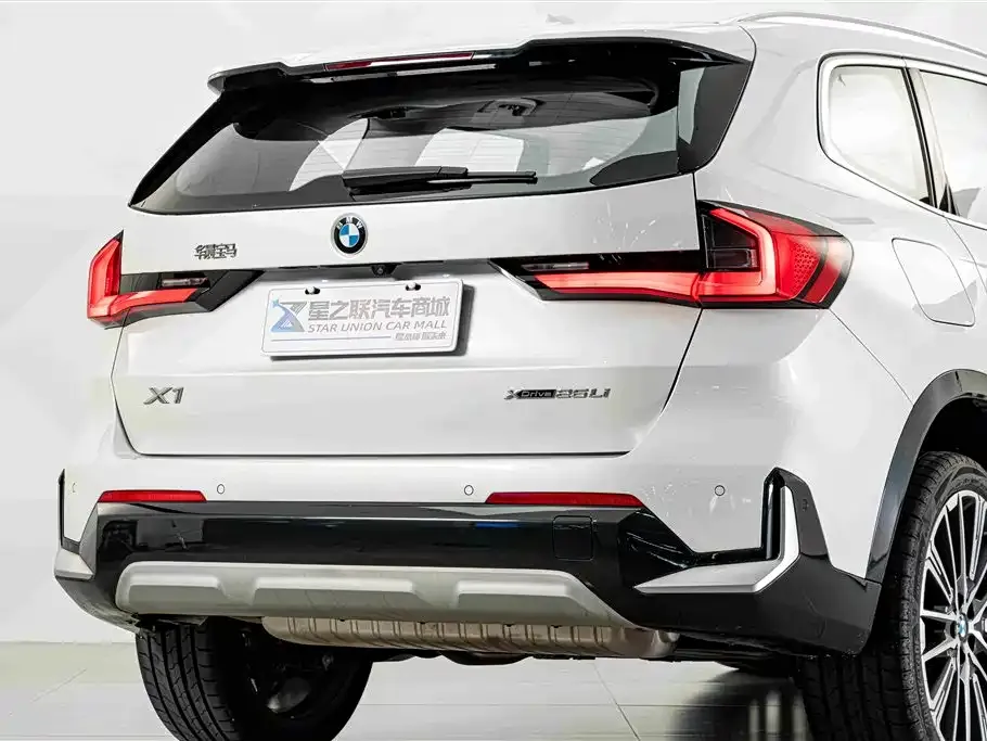 BMW X1 — фото 8