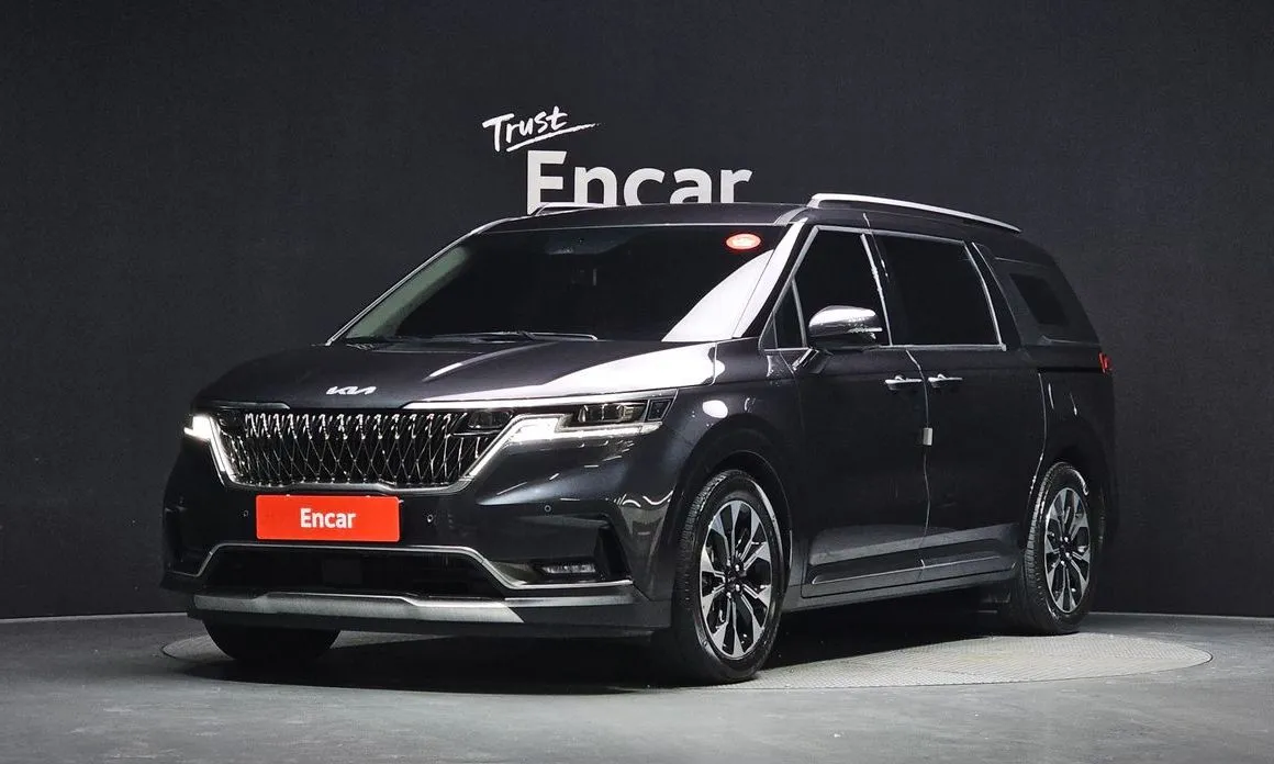 Kia Carnival — фото 1