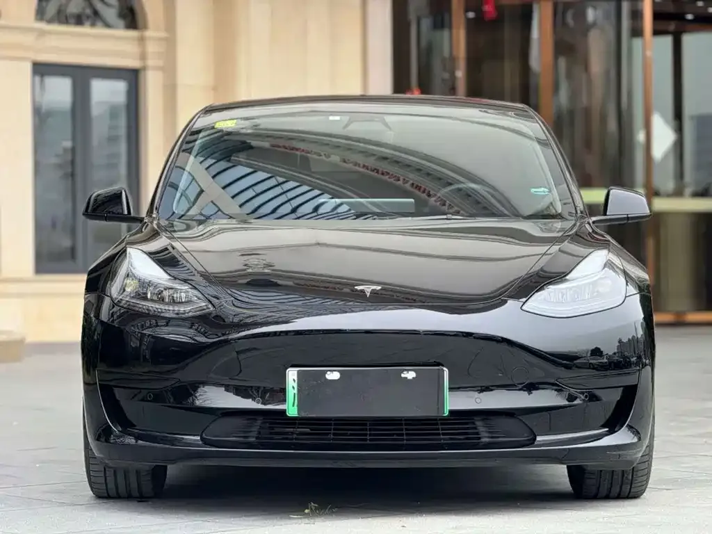 Tesla Model 3 — фото 4