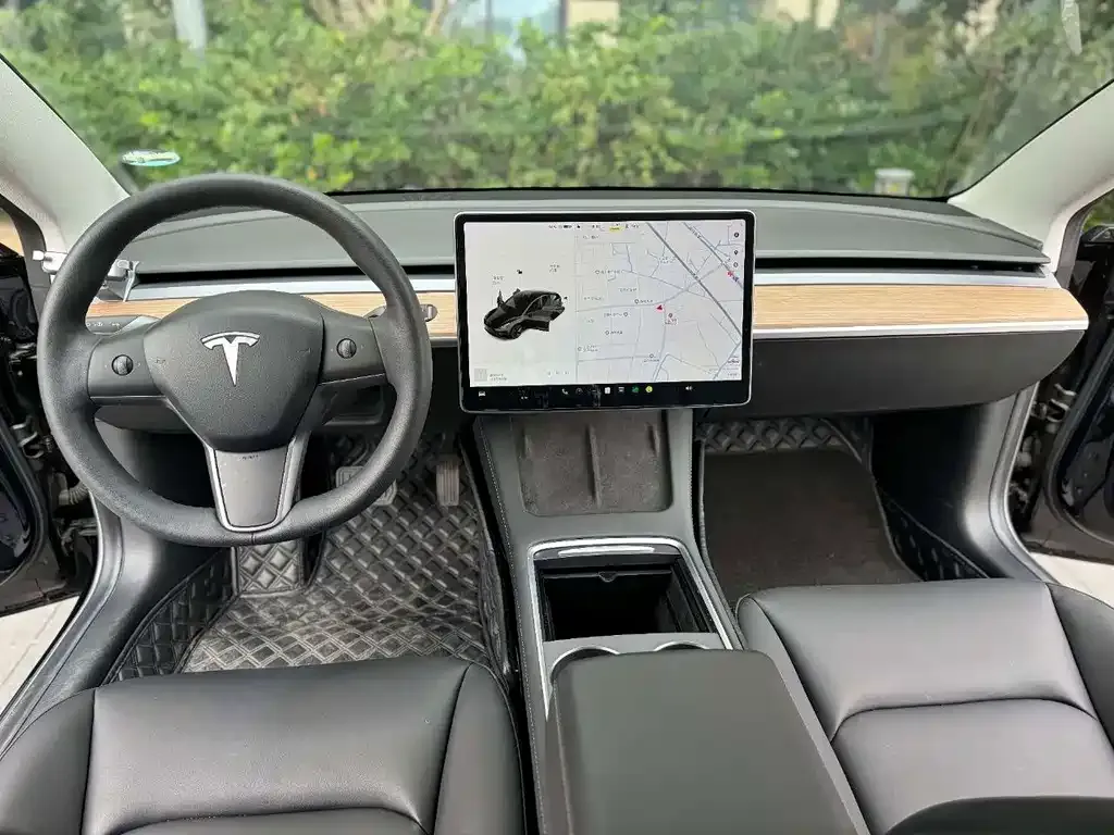 Tesla Model 3 — фото 8