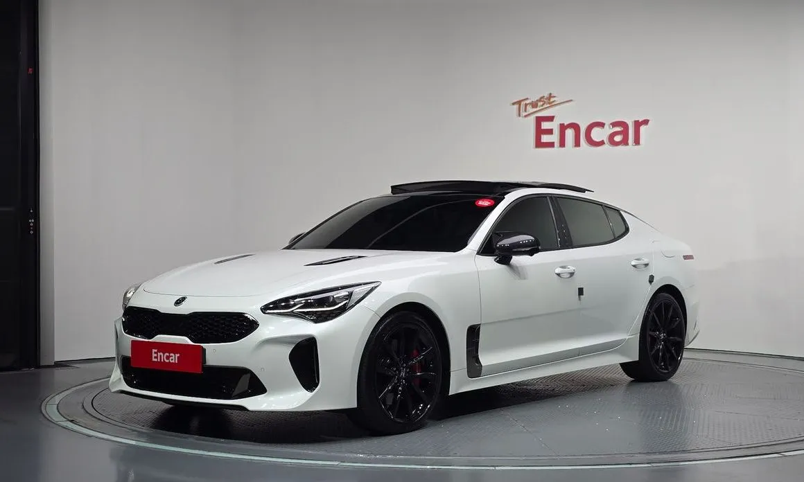 Kia Stinger — фото 1