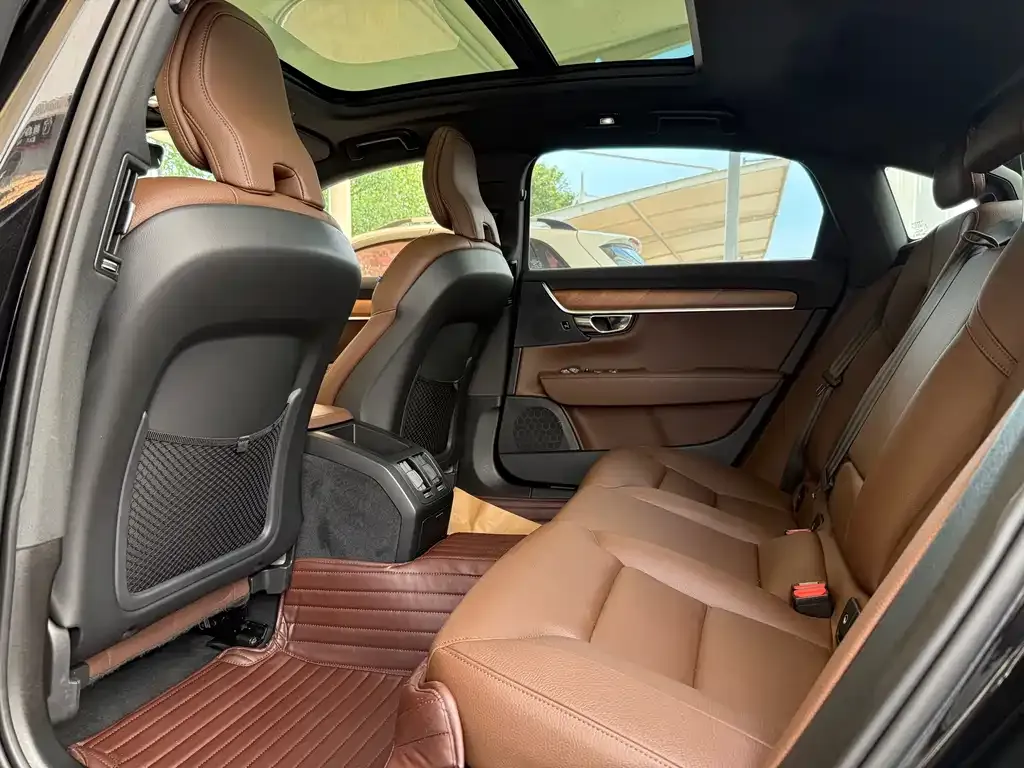 Volvo S90 — фото 9