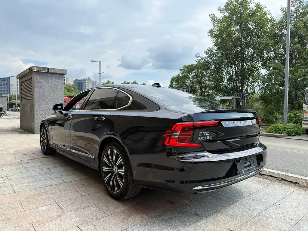 Volvo S90 — фото 10