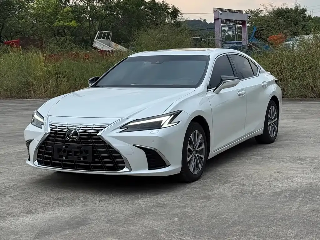 Lexus ES — фото 7