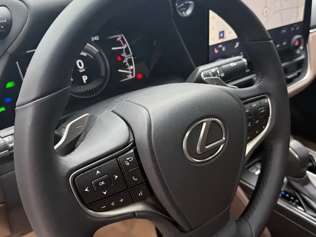 Lexus ES — фото 10