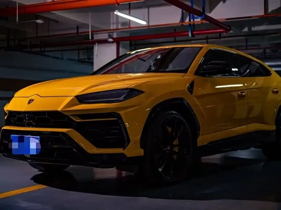 Lamborghini Urus — фото 1